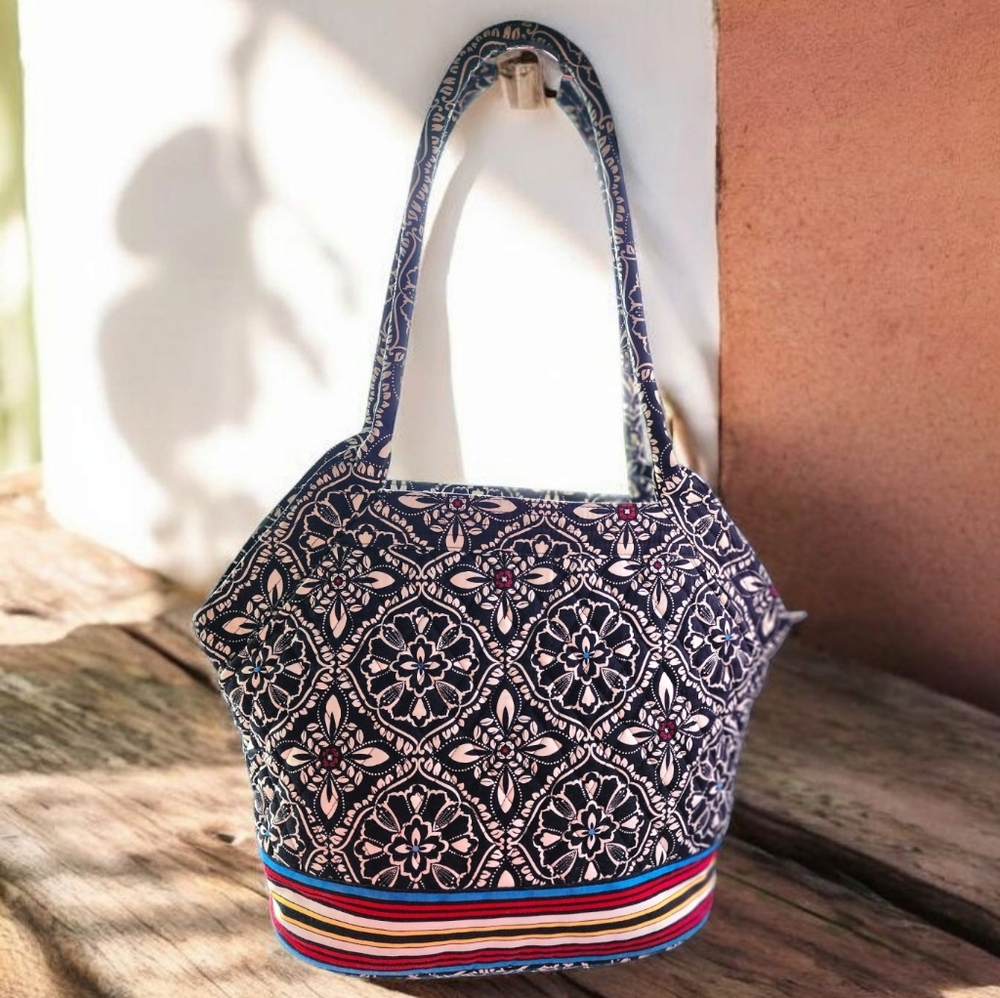 Vera Bradley Retired Barcelona 2010 Pattern Shoulder Bag Tote EUC